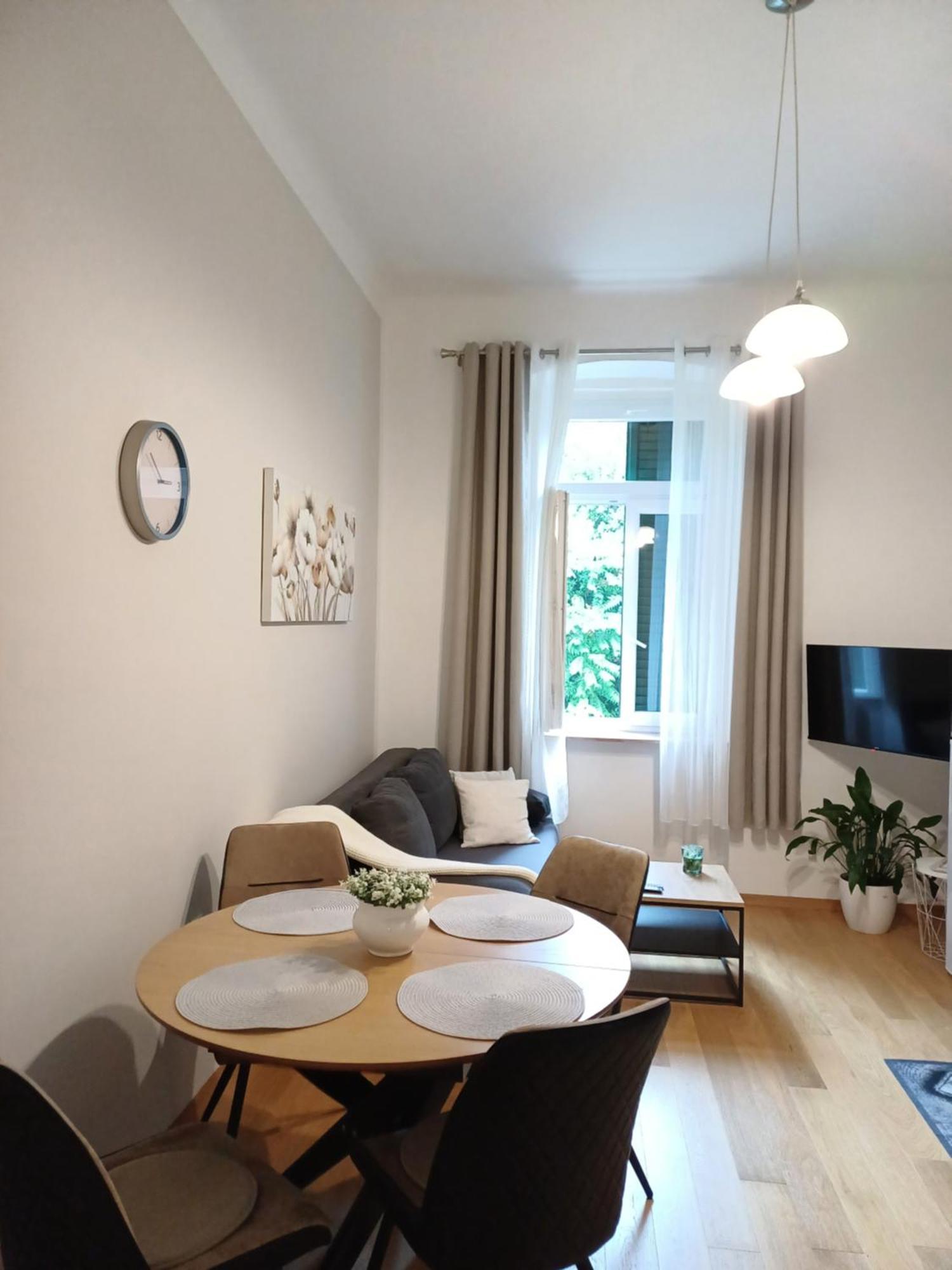 Apartment Zdenka - 100 M From The Beach Opatija Exterior foto