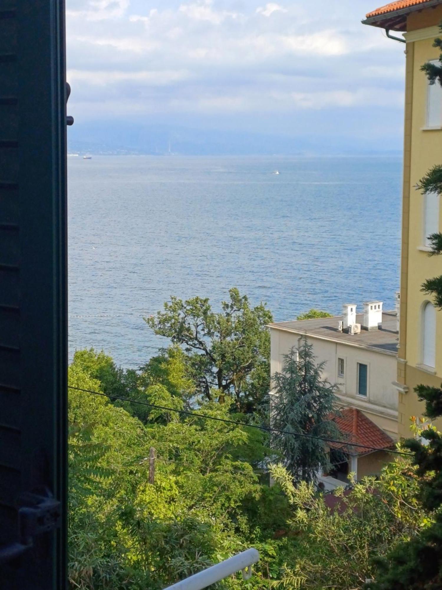 Apartment Zdenka - 100 M From The Beach Opatija Exterior foto
